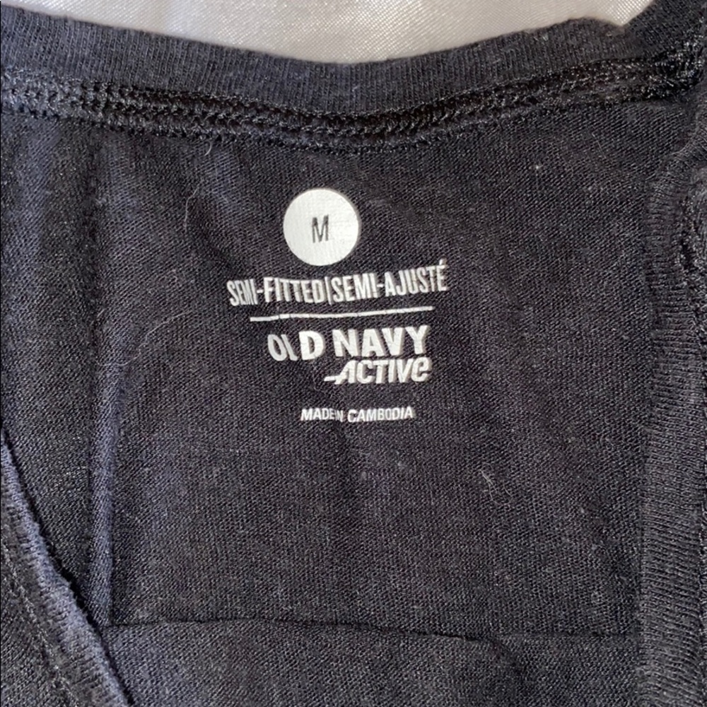 Workout top - Picture 2 of 2